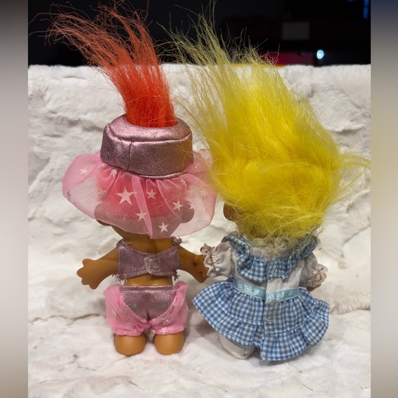 Charming Troll Dolls - Genie and Dorothy - Picture 2 of 4